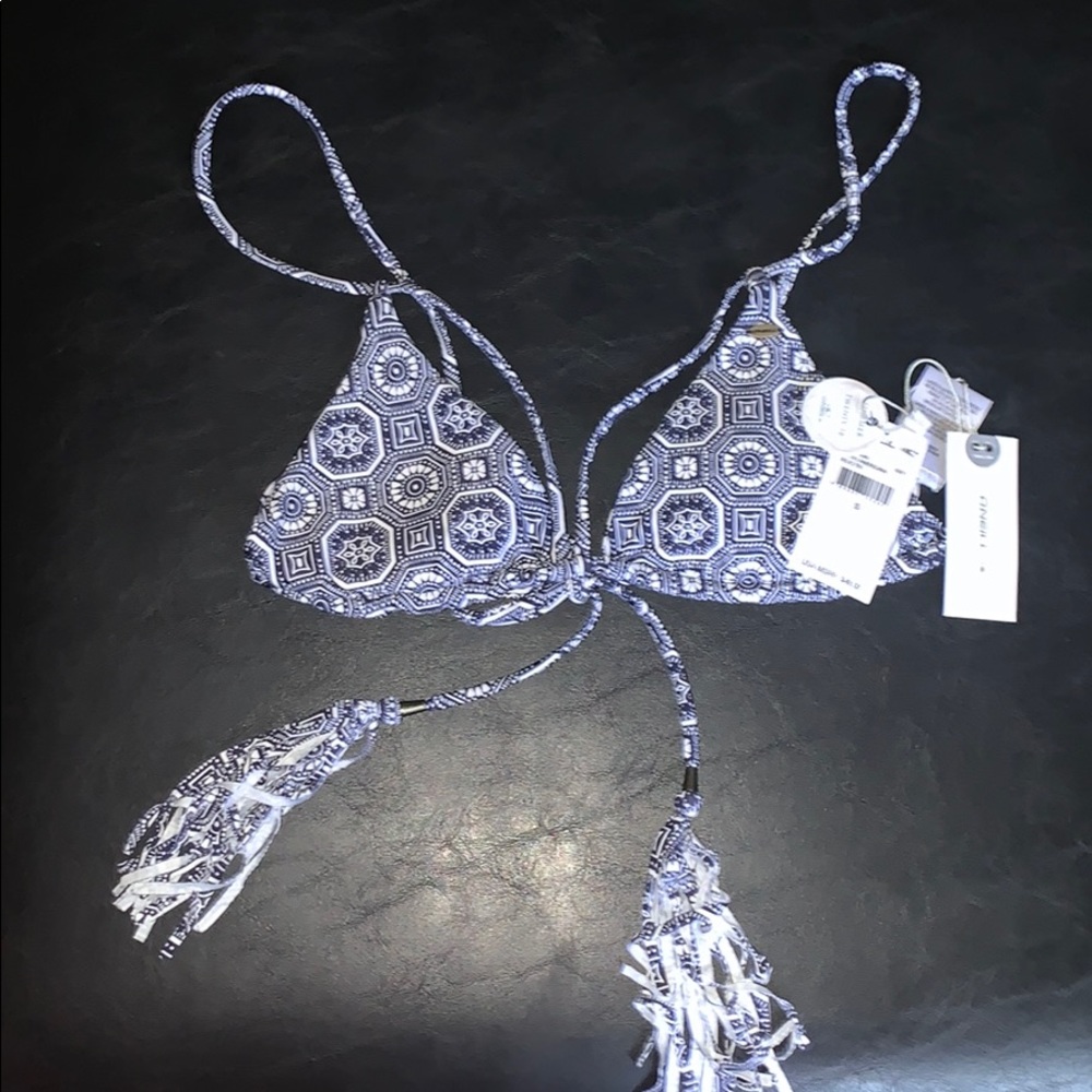 Reversible Triangle Top